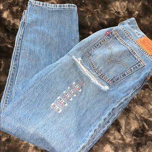 Levi jeans with ass rip style
